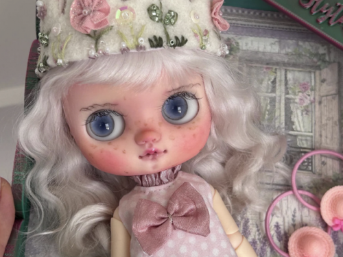 Middie Blythe Custom Rosa Berlé with quality mohair wig and Xiaomi body